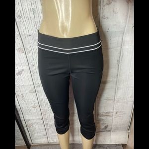 New balance black capris size medium